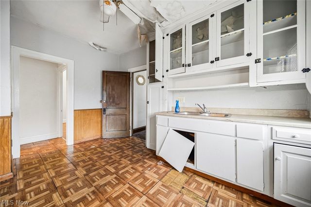 4697 E 85th Street, Garfield Heights, OH 44125