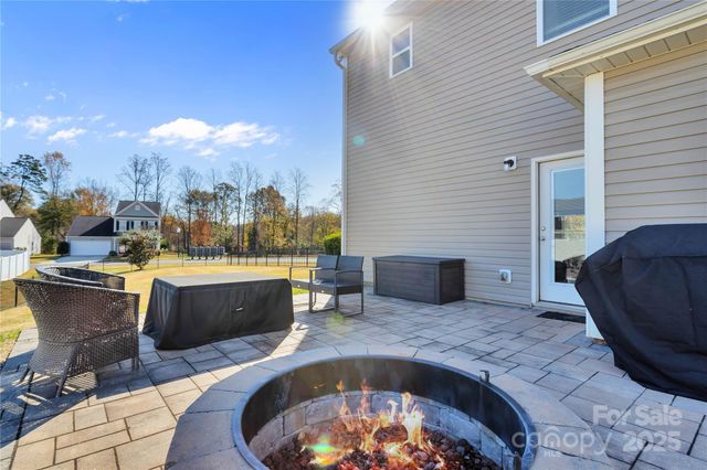 374 Moses Rhyne Drive, Mount Holly, NC 28120