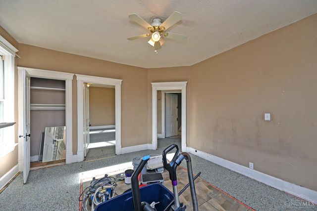 327 Crestline Avenue, Cincinnati, OH 45205