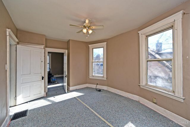 327 Crestline Avenue, Cincinnati, OH 45205