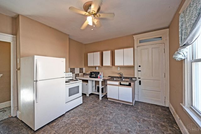 327 Crestline Avenue, Cincinnati, OH 45205