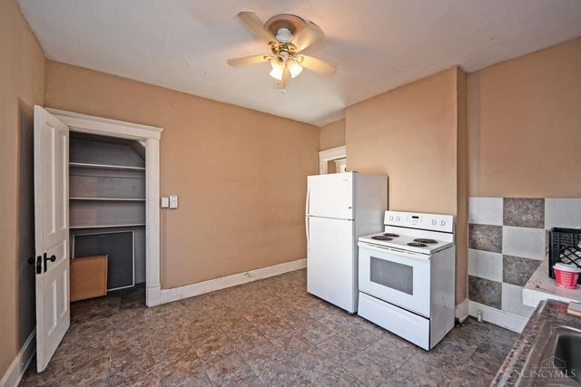 327 Crestline Avenue, Cincinnati, OH 45205