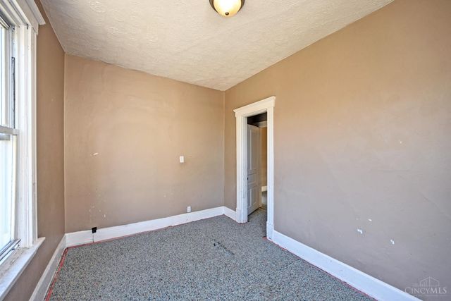 327 Crestline Avenue, Cincinnati, OH 45205