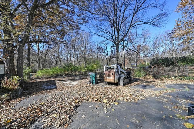 327 Crestline Avenue, Cincinnati, OH 45205