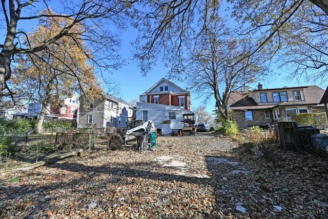 327 Crestline Avenue, Cincinnati, OH 45205