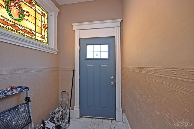 327 Crestline Avenue, Cincinnati, OH 45205