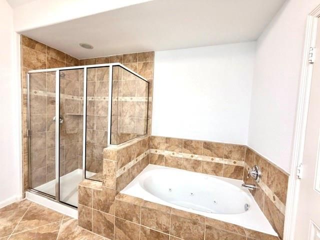 6363 Fairdale Lane L, Houston, TX 77057