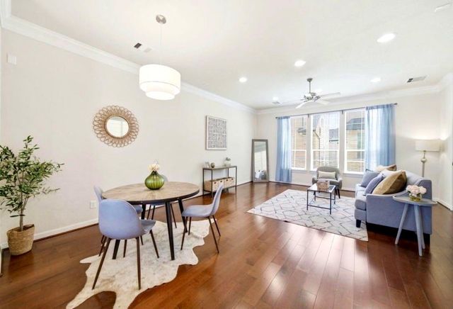 6363 Fairdale Lane L, Houston, TX 77057