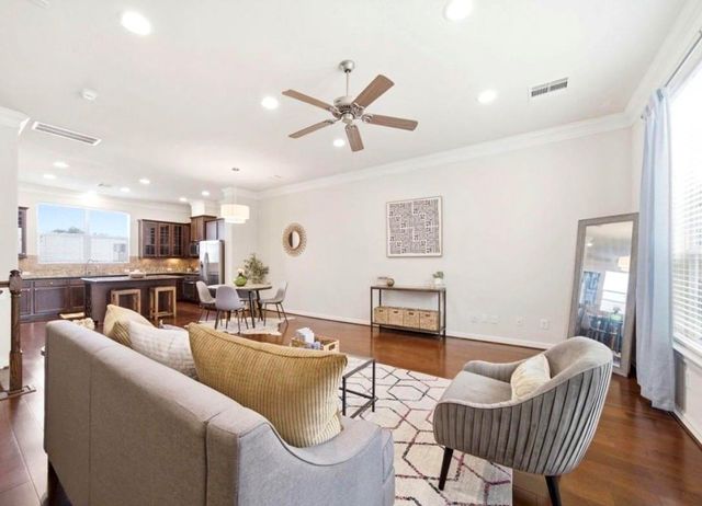 6363 Fairdale Lane L, Houston, TX 77057