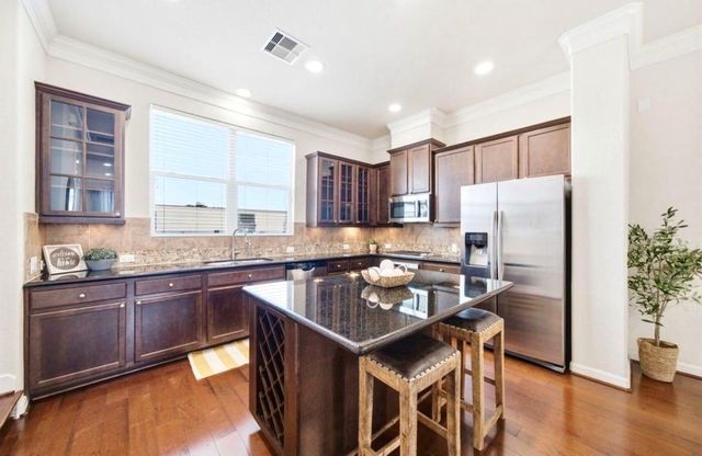 6363 Fairdale Lane L, Houston, TX 77057