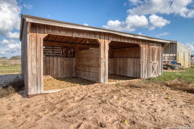 1350 Fm 538, Stockdale, TX 78160