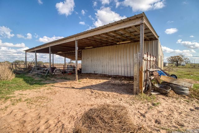 1350 Fm 538, Stockdale, TX 78160