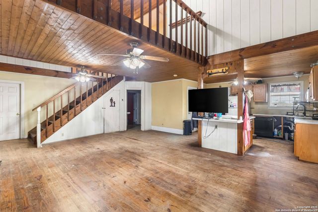 1350 Fm 538, Stockdale, TX 78160