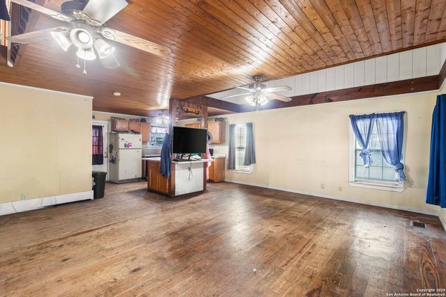 1350 Fm 538, Stockdale, TX 78160