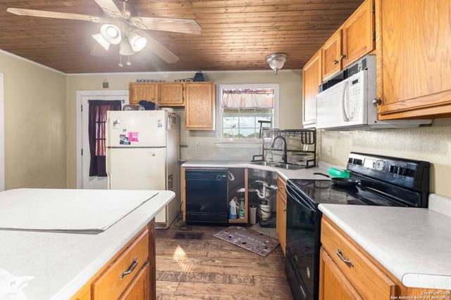 1350 Fm 538, Stockdale, TX 78160