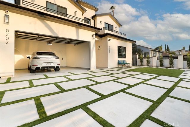5200 Avenida Oriente, Tarzana, CA 91356