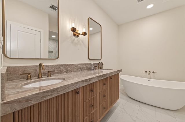 11711 Memorial Drive 659, Houston, TX 77024