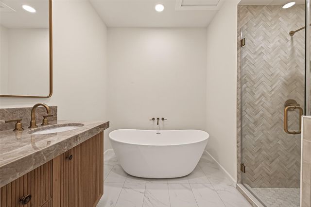 11711 Memorial Drive 659, Houston, TX 77024