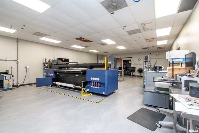 1805 Riverway Drive, Pekin, IL 61554