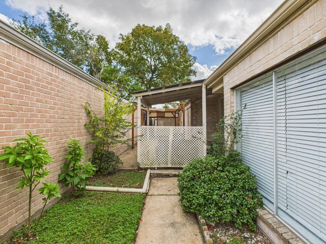 7611 Hopewell Lane, Houston, TX 77071
