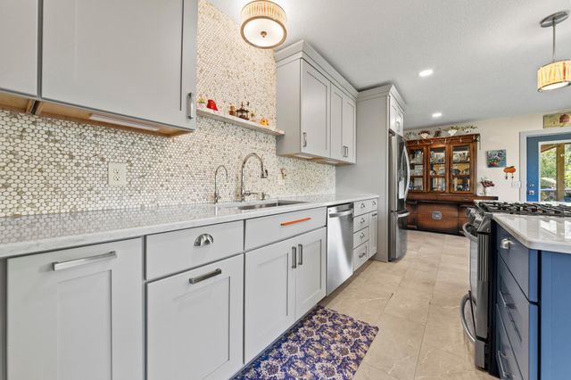16851 Javelin Avenue, Lakeville, MN 55044