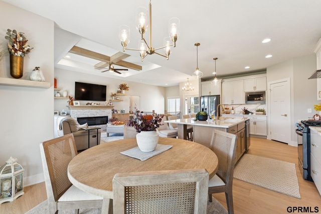 12511 Schirra Circle, Papillion, NE 68046