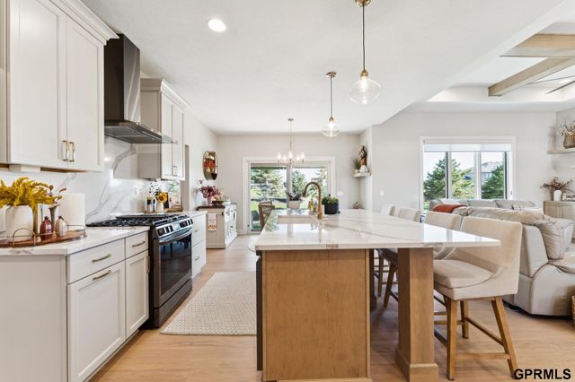 12511 Schirra Circle, Papillion, NE 68046
