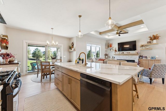 12511 Schirra Circle, Papillion, NE 68046