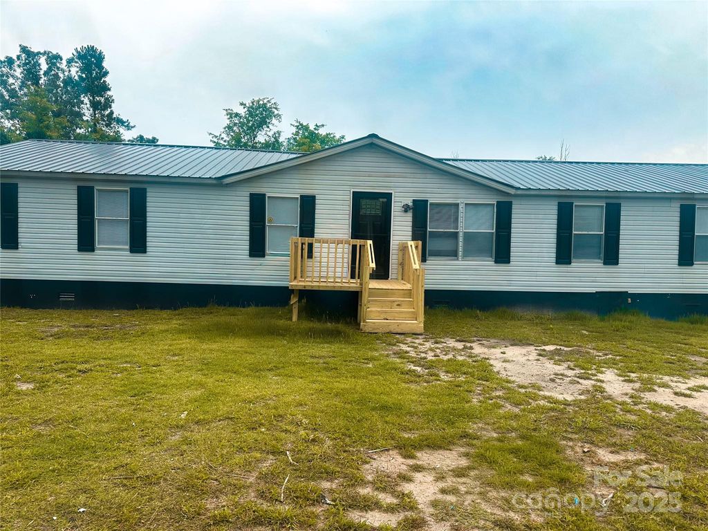 2976 Stephens Road, Bethune, SC 29009
