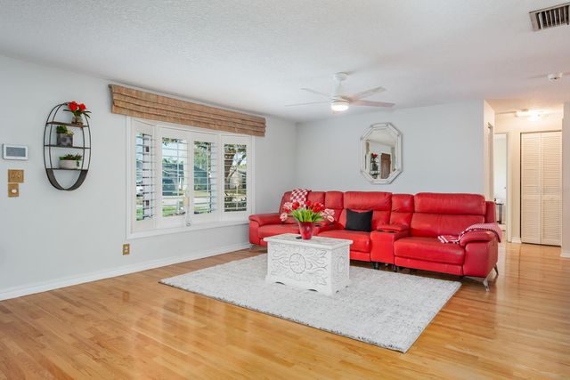 509 LAKEVIEW DRIVE, Oldsmar, FL 34677