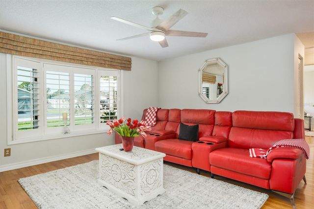 509 LAKEVIEW DRIVE, Oldsmar, FL 34677