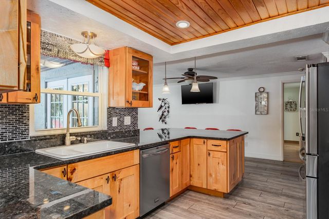 509 LAKEVIEW DRIVE, Oldsmar, FL 34677