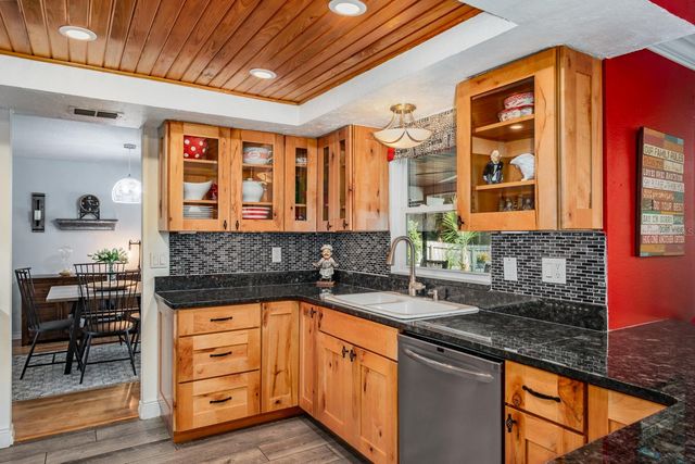 509 LAKEVIEW DRIVE, Oldsmar, FL 34677