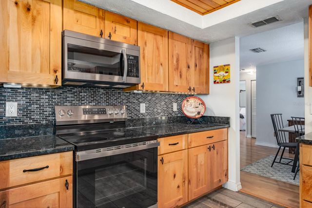 509 LAKEVIEW DRIVE, Oldsmar, FL 34677