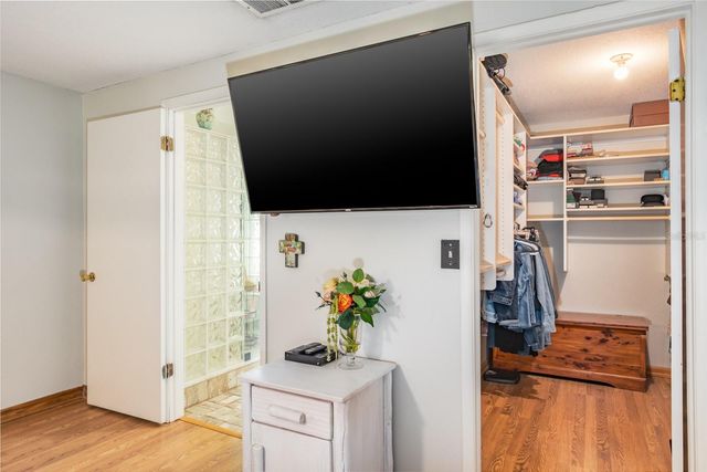 509 LAKEVIEW DRIVE, Oldsmar, FL 34677