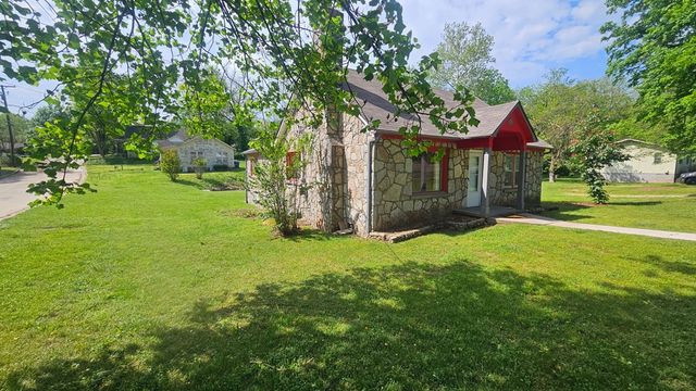 702 W Newman Avenue, Harrison, AR 72601