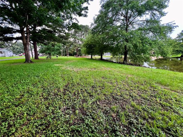 689 Indian Hill Boulevard, Livingston, TX 77351