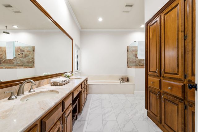 1424 Travis Circle S, Irving, TX 75038