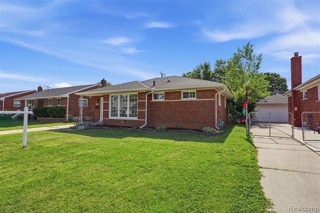 8585 Dixie Lane, Dearborn Heights, MI 48127