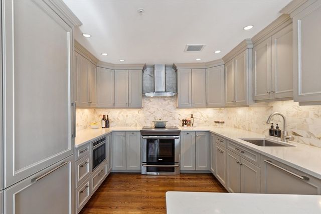 197 Eighth St 307, Boston, MA 02129