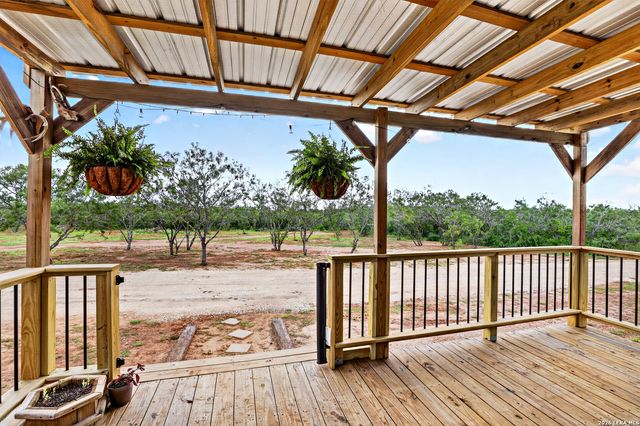 622 County Road 460, Stockdale, TX 78160