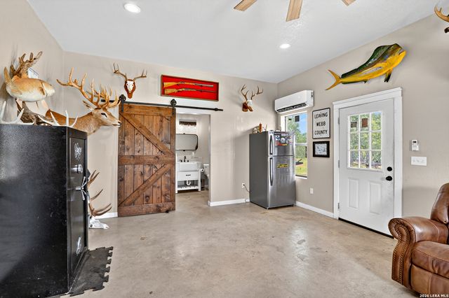 622 County Road 460, Stockdale, TX 78160