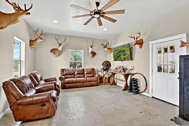 622 County Road 460, Stockdale, TX 78160