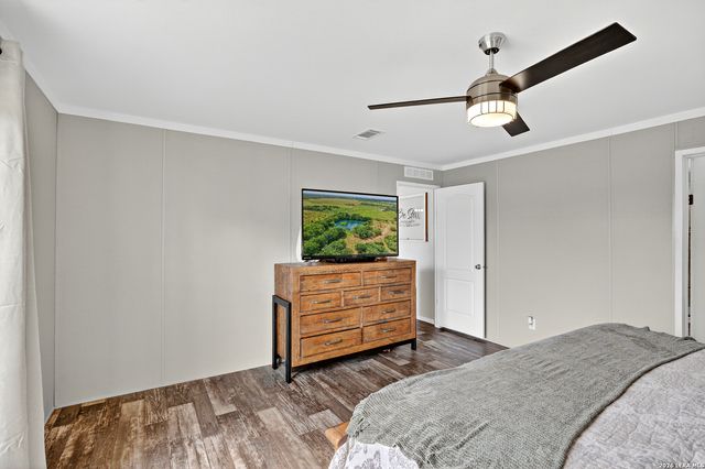 622 County Road 460, Stockdale, TX 78160