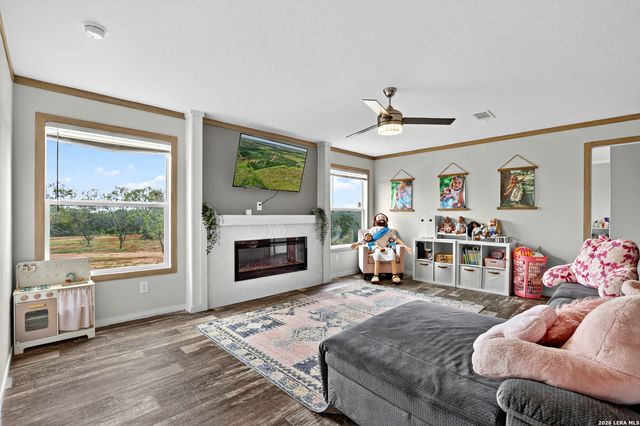 622 County Road 460, Stockdale, TX 78160