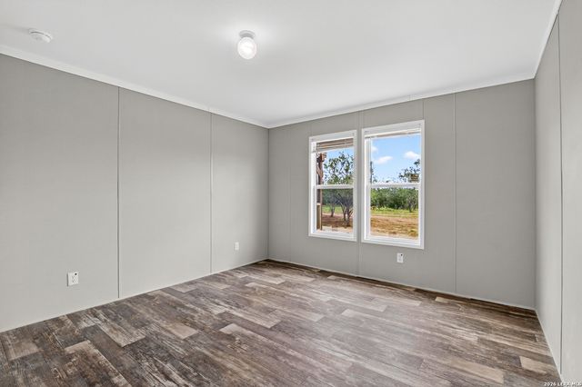 622 County Road 460, Stockdale, TX 78160