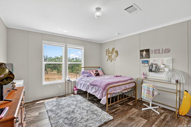 622 County Road 460, Stockdale, TX 78160