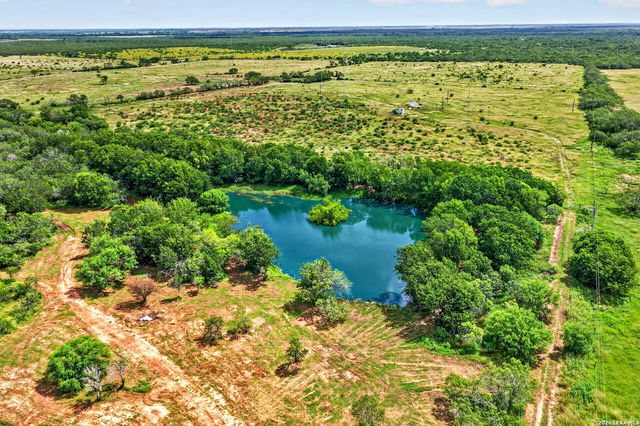 622 County Road 460, Stockdale, TX 78160
