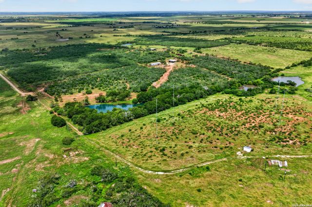 622 County Road 460, Stockdale, TX 78160