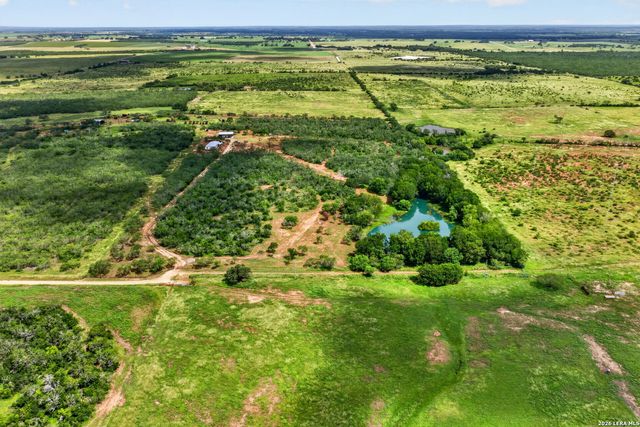 622 County Road 460, Stockdale, TX 78160